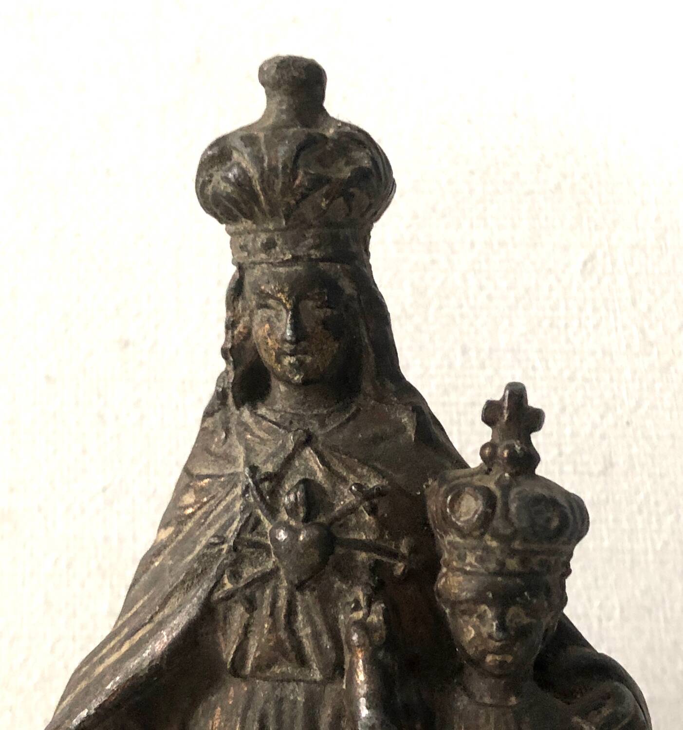 Sculpture of the crowned Virgin and Child