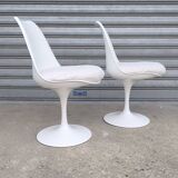 Pair of tulip chairs by Eero Saarinen for Knoll International