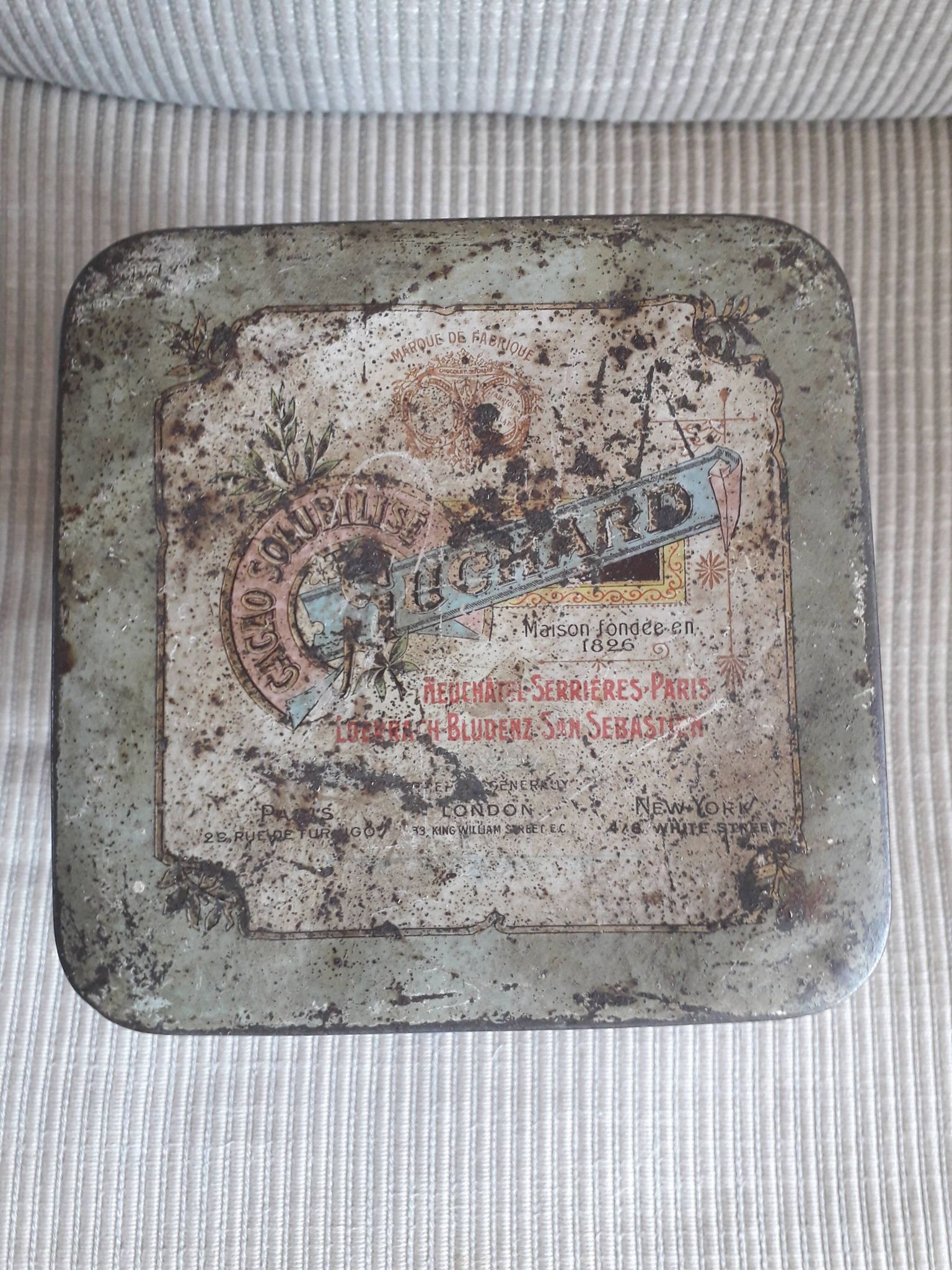 Old metal advertising box cocoa Suchard from the 30s
