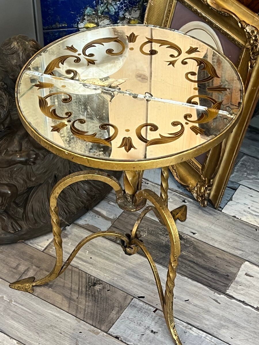Pair of small side tables or end tables in gilded wrought iron, typical of the 1950s/1960s.
