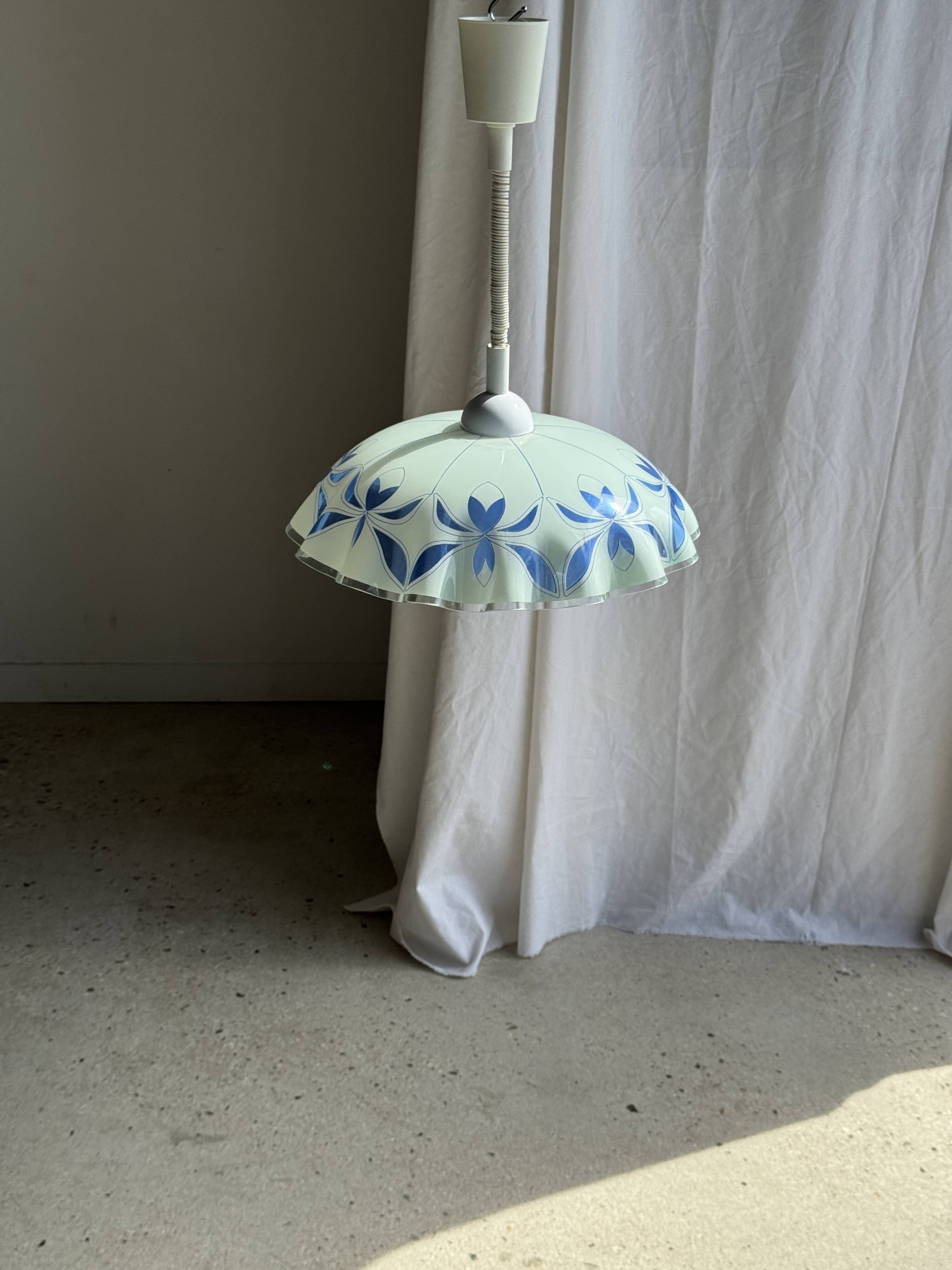 Vintage suspension in white and blue glass with wavy edge D46 H53
