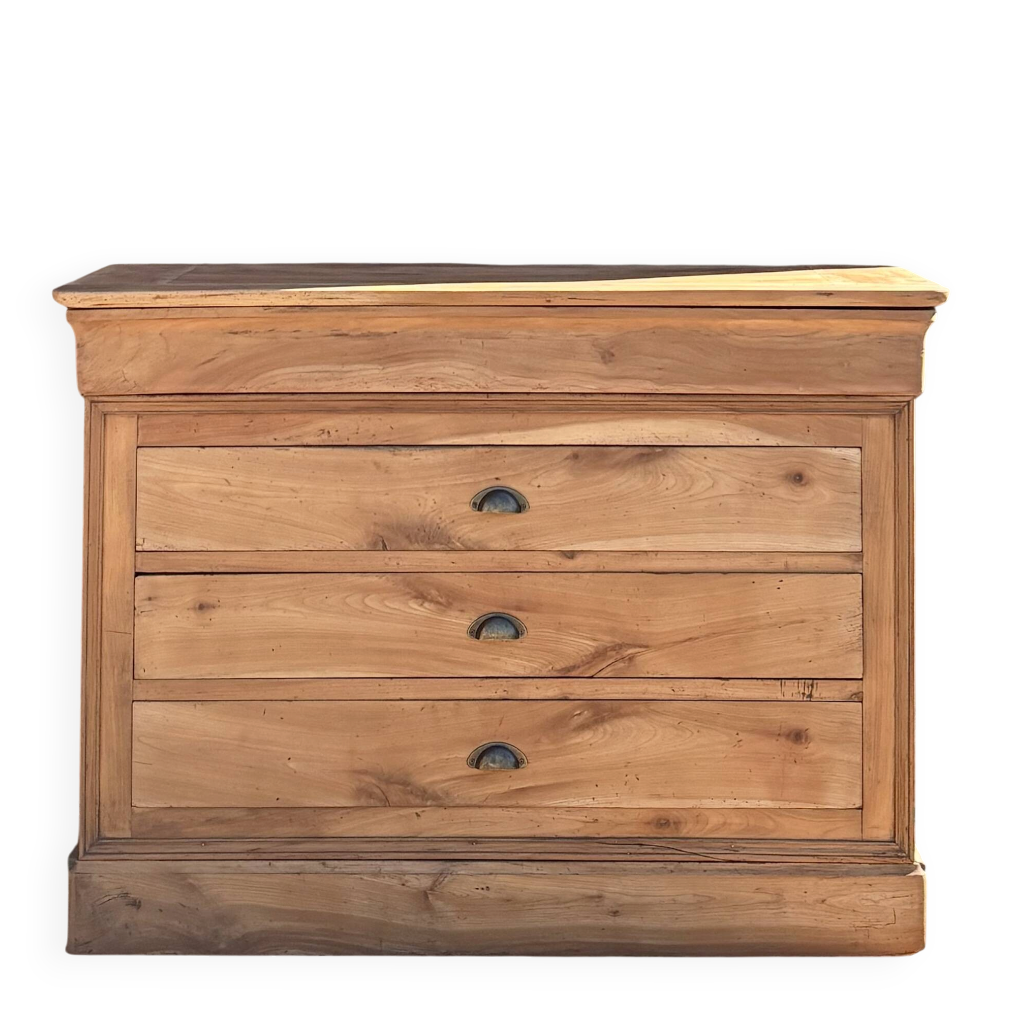 Antique chest of drawers with 4 drawers in raw solid wood.