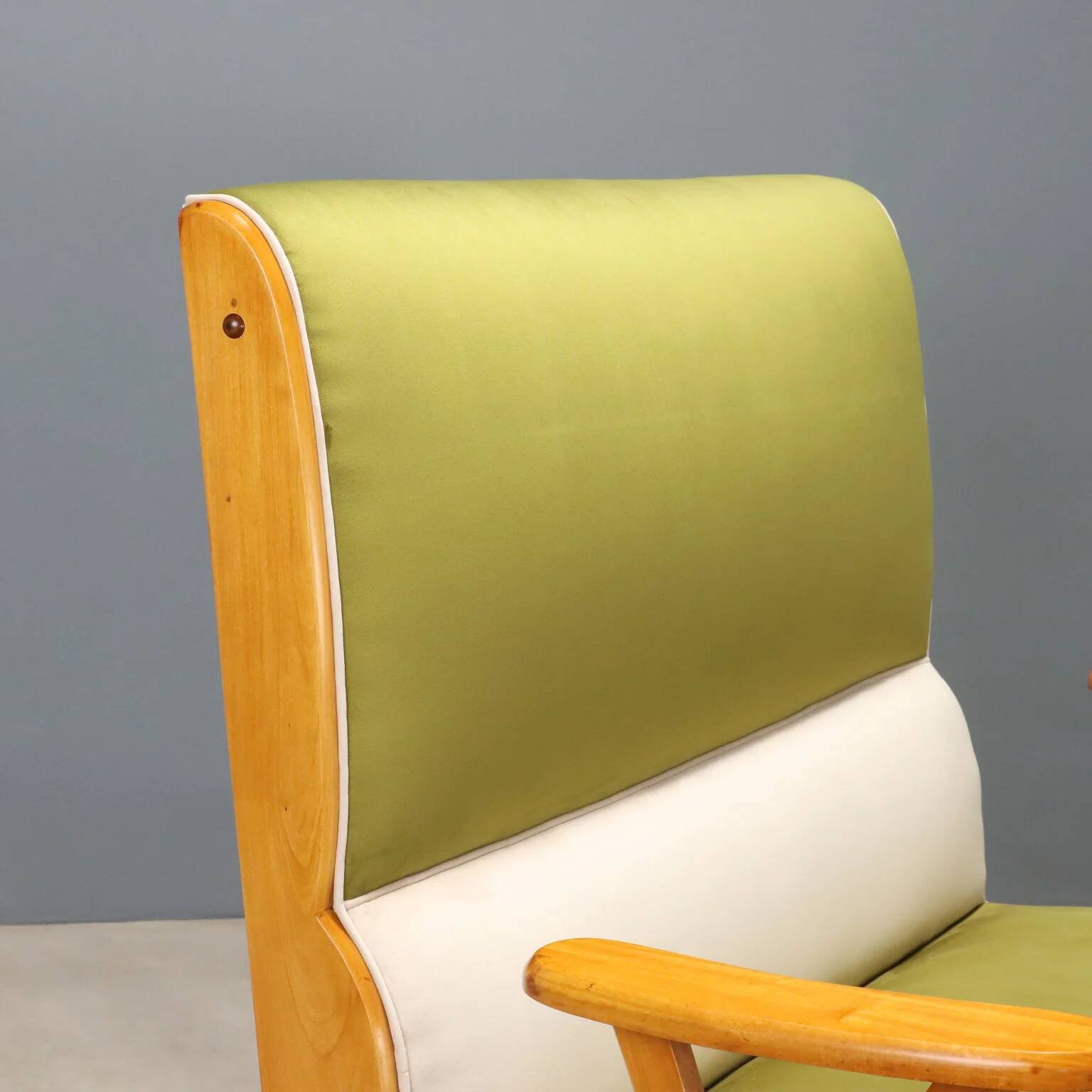 Vintage two-tone velvet and beech wood canapé, Italian design, 1950s.