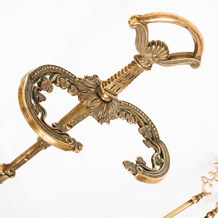Antique bronze fire screen and fireplace accessories set. Game of seven. France, 1930s