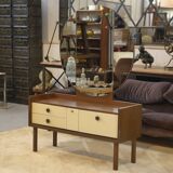 Wenge hairdresser from the 1990s