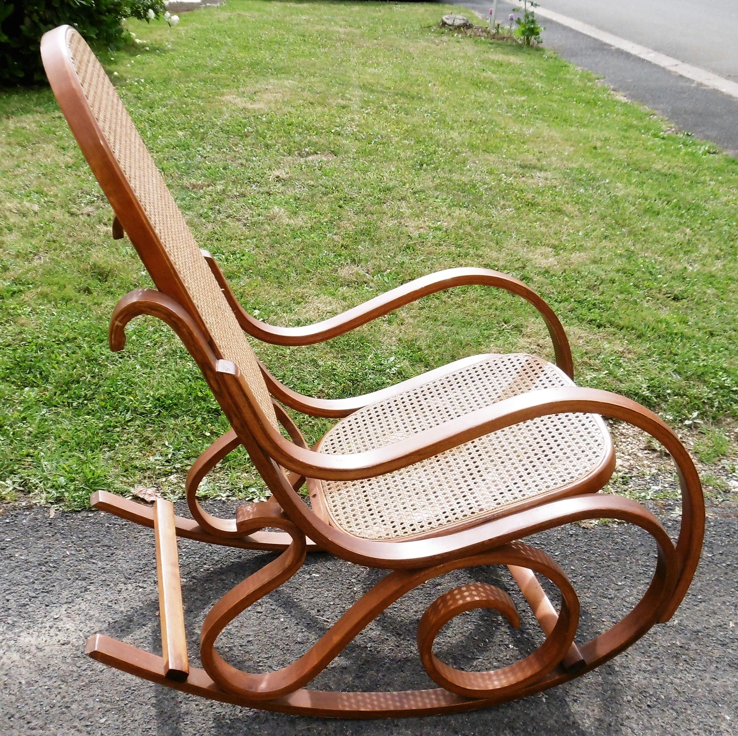 Rocking chair caned