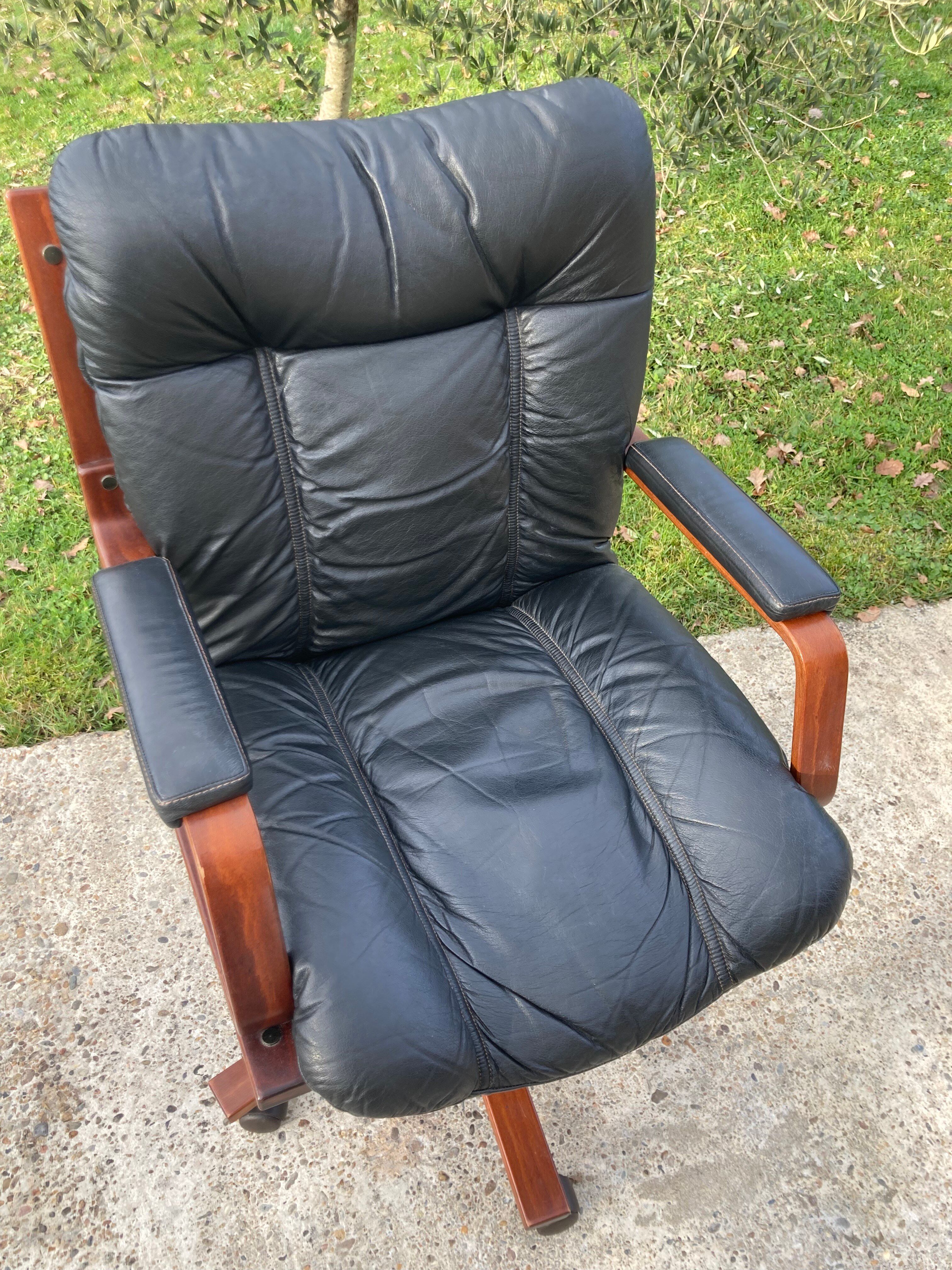 Scandinavian office chair