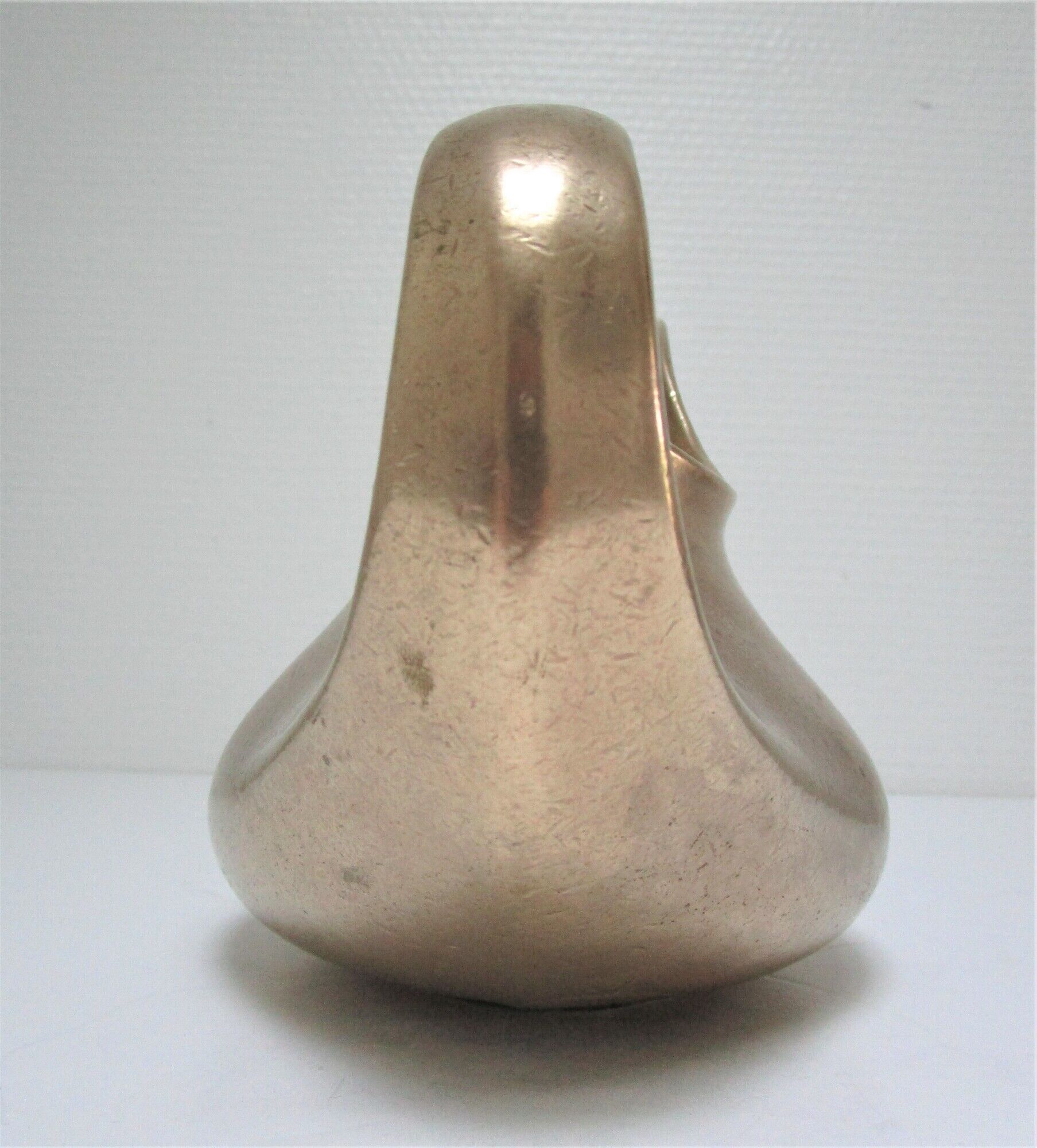 Pichet sculptural fonte laiton massif vintage