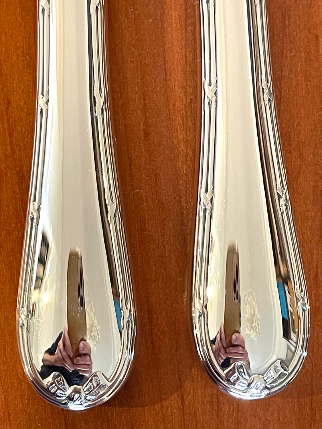 Christofle ribbons, 61-piece flatware set, excellent condition