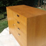 Oak chest of drawers