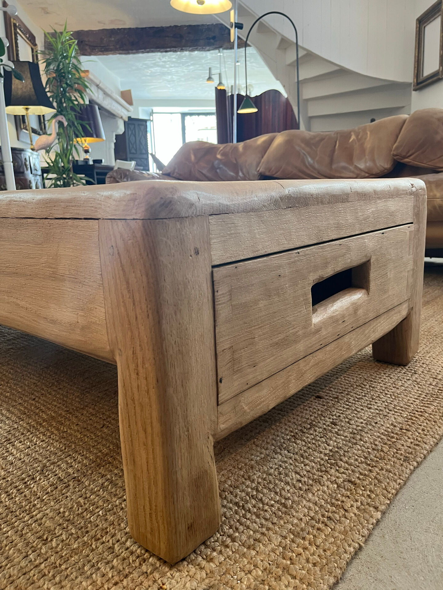 Table basse en chêne blond