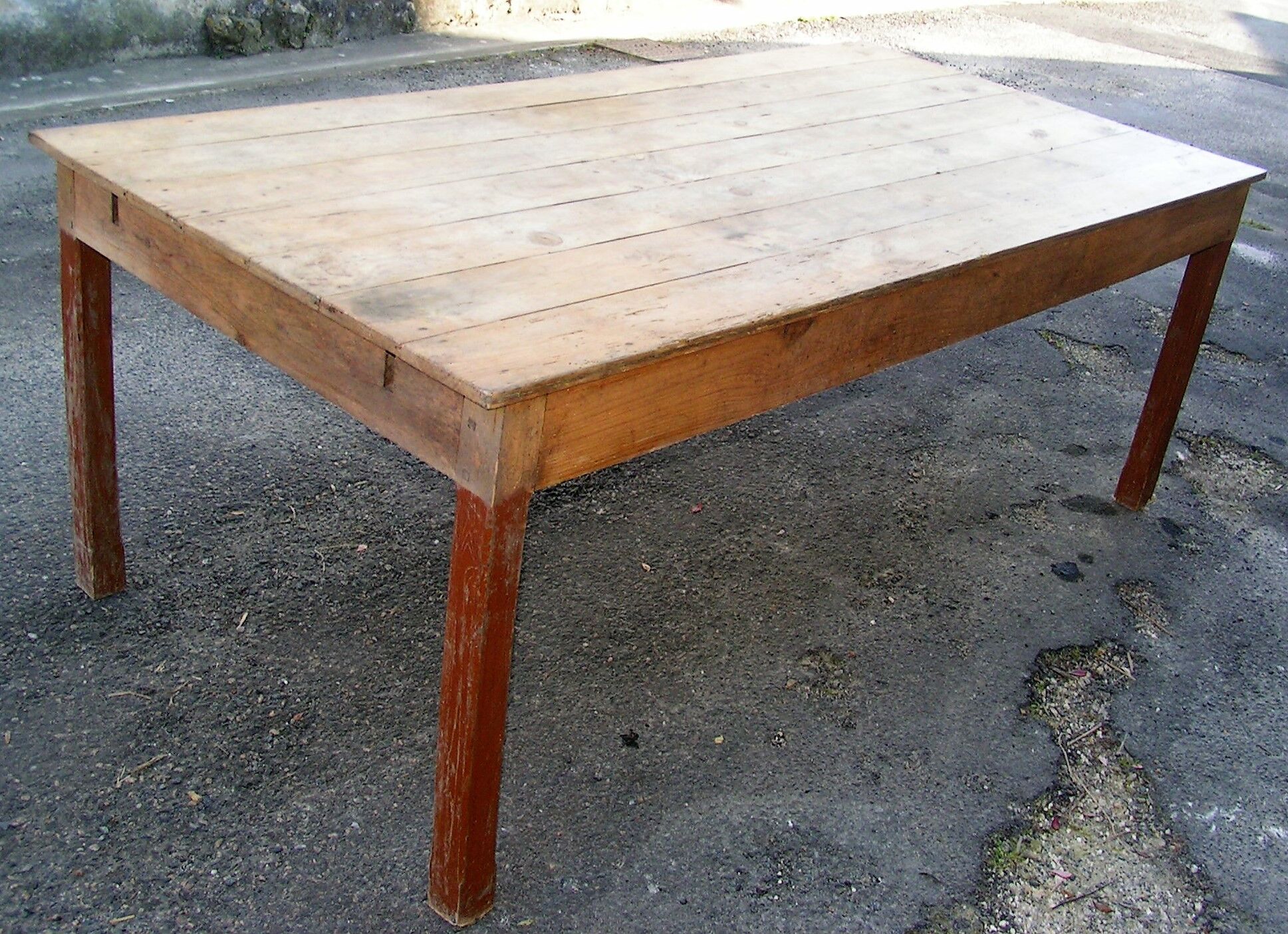 Farm table