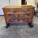 Commode pantalonierre