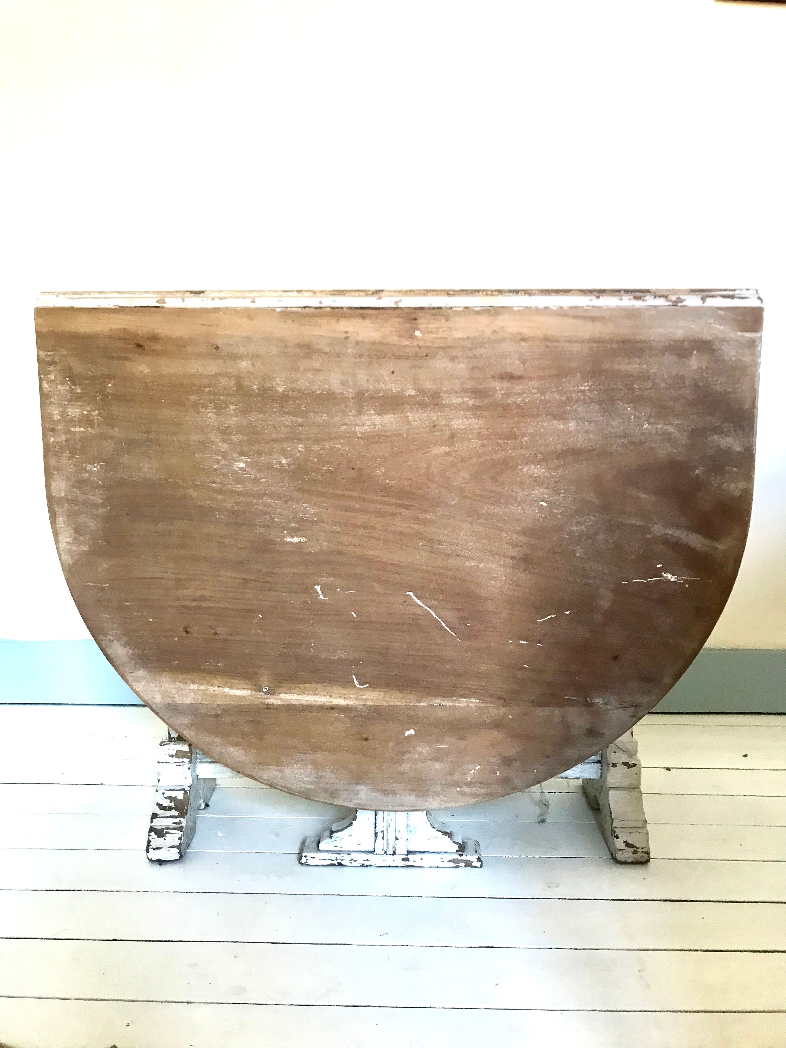 Retractable Napoleon III side table