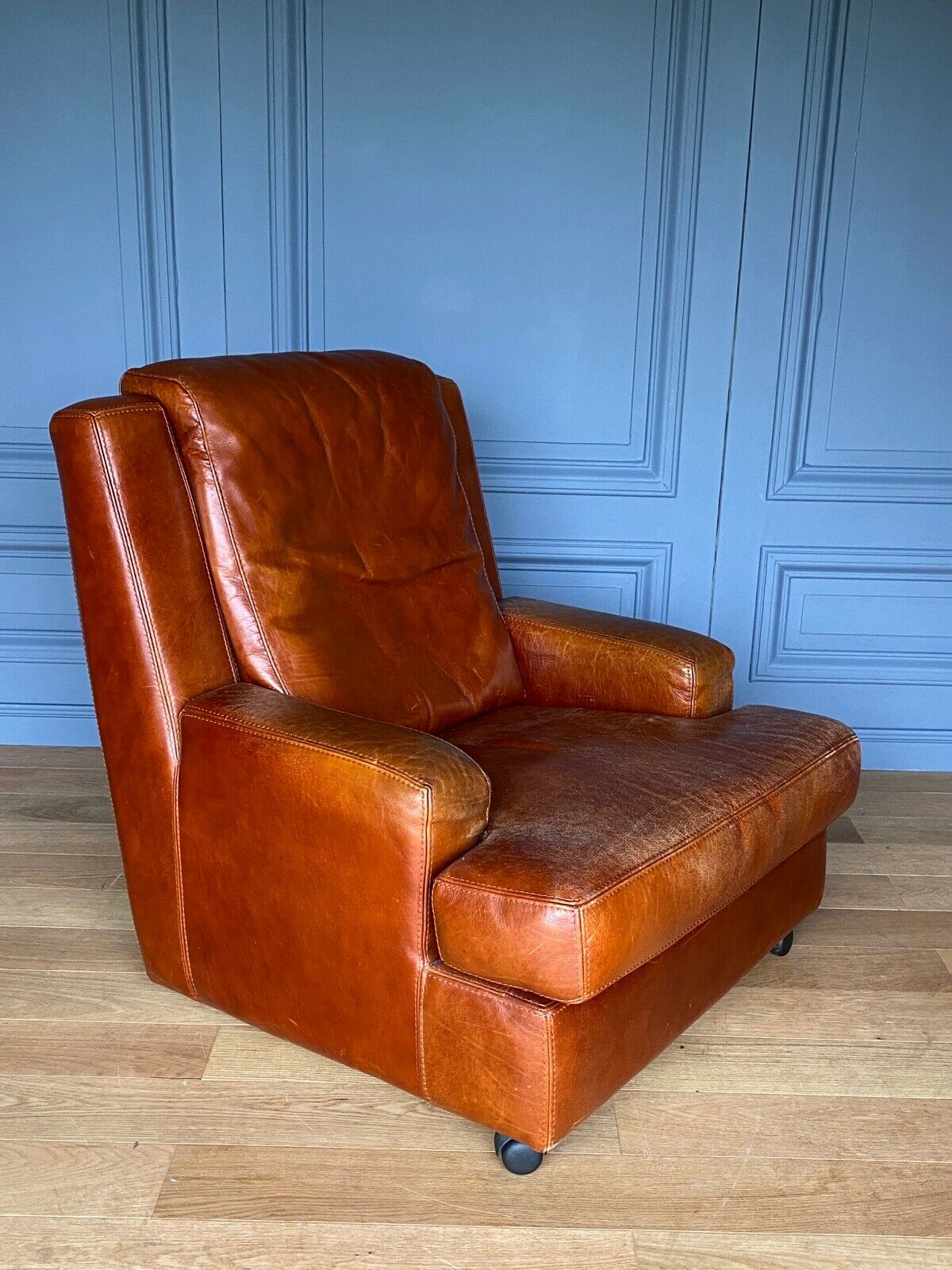 Armchair leather patina brown 1970 surpic roulette