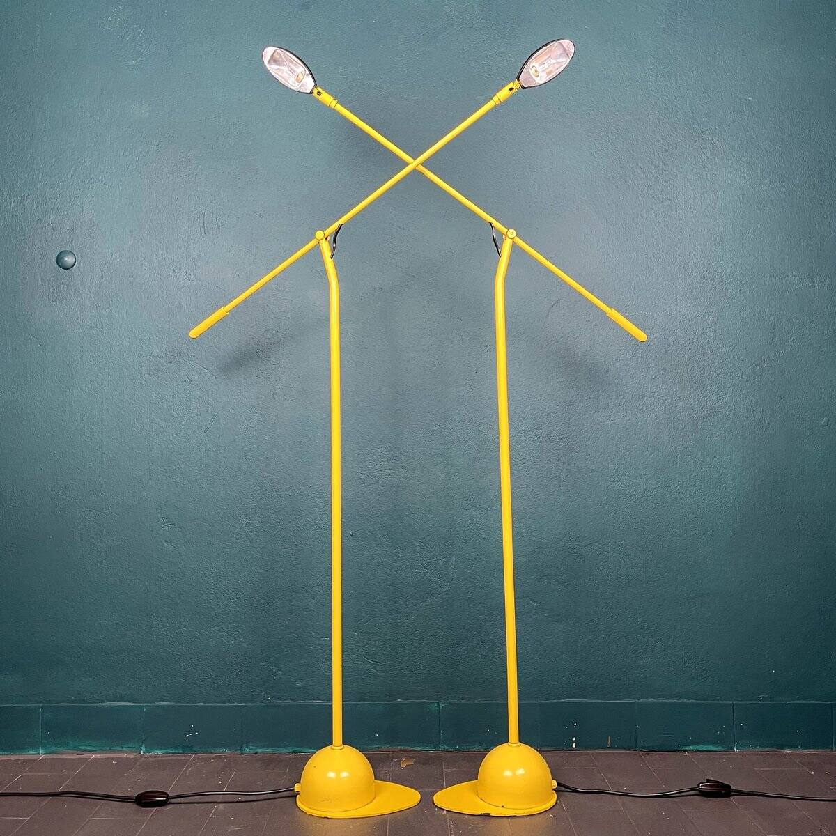 Lampadaires sur pied industrielles jaunes du milieu du siècle, Yougoslavie, années 1960, lot de 2