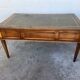 Bureau plat de style Louis XVI
