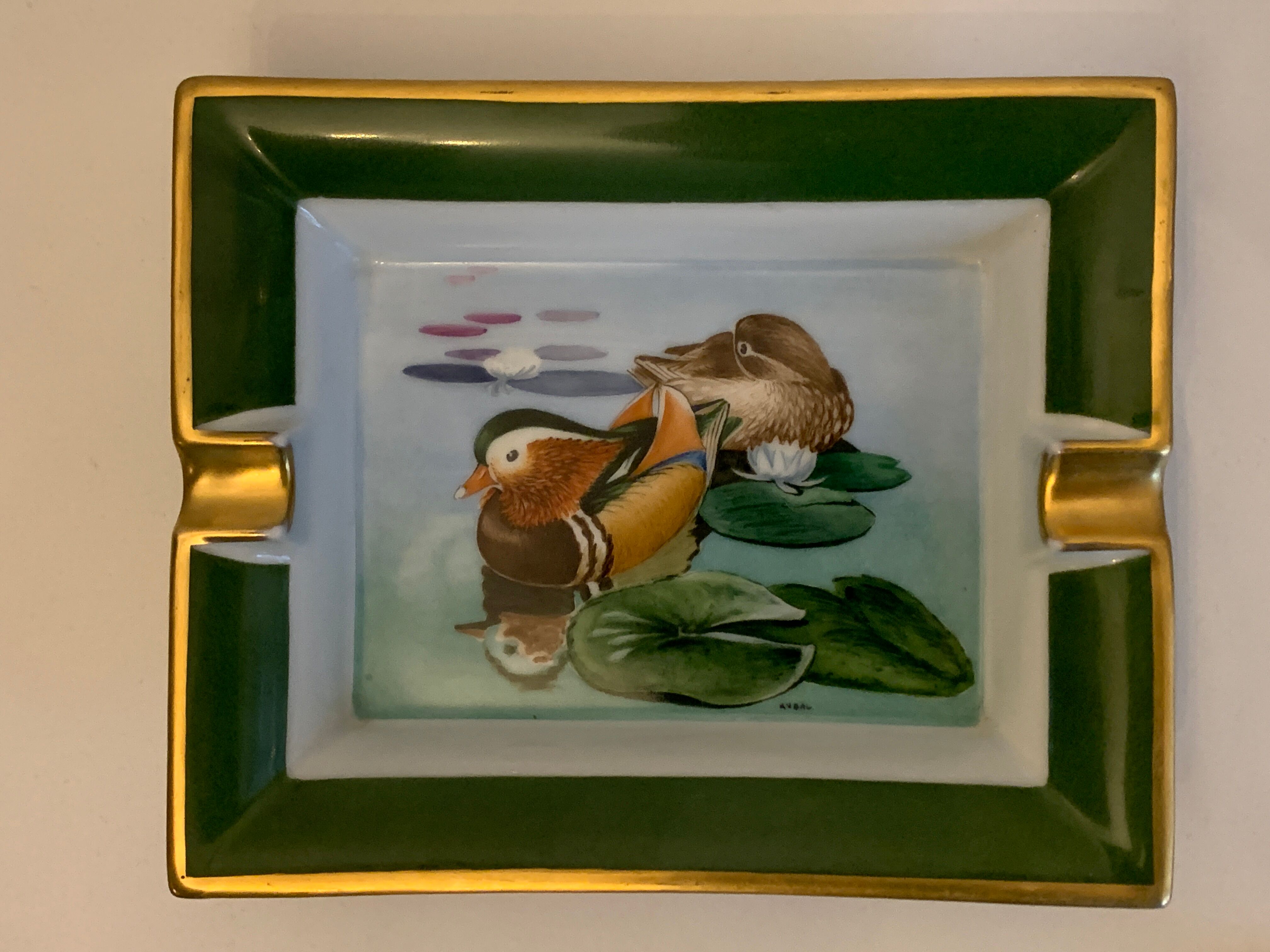 Hermès ashtray signed Rybal in fine Limoges porcelain decorated with mandarin ducks