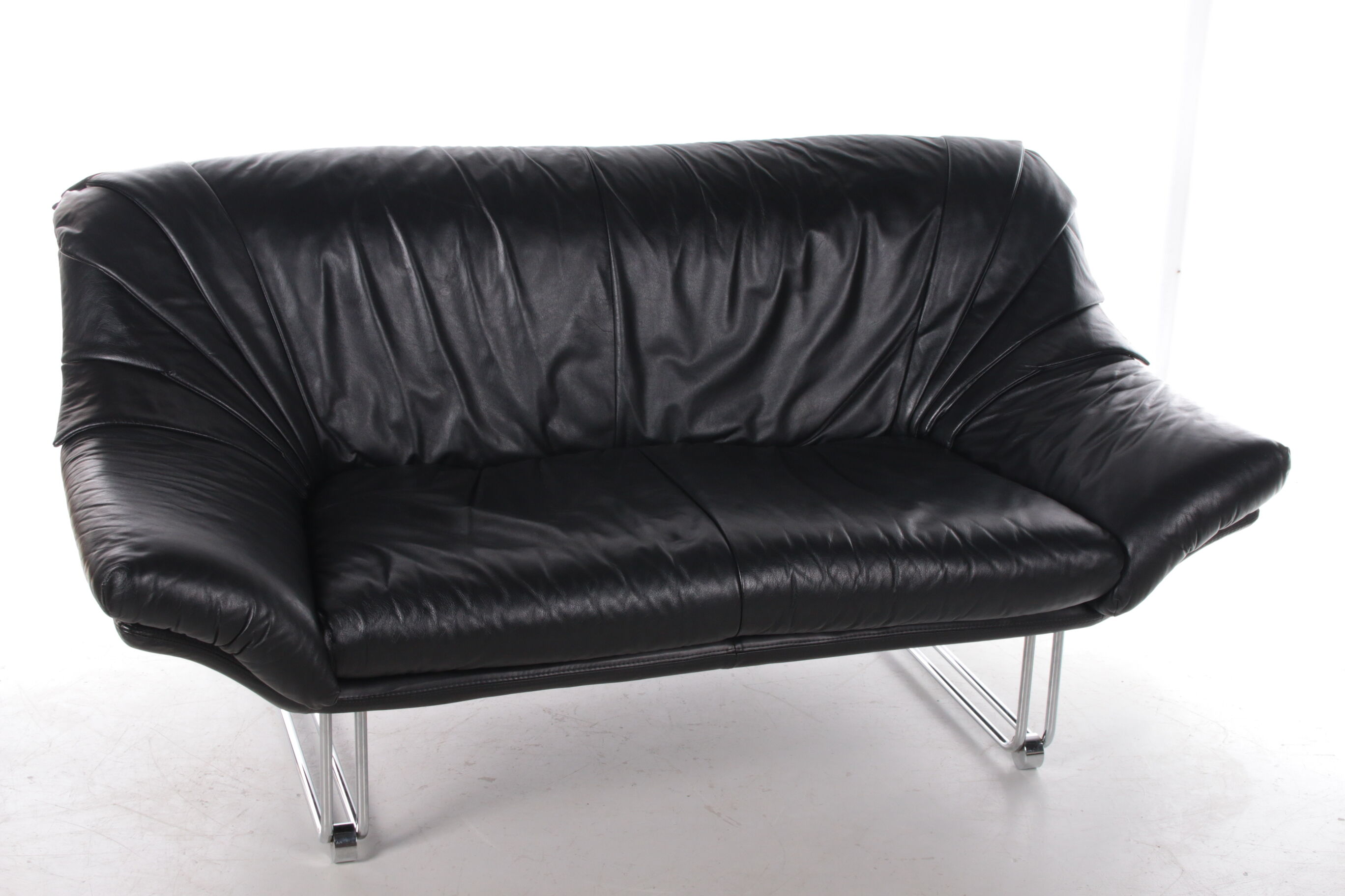 Italian Black leather Postmodern 2 seater sofa, 1970s