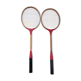 2 raquettes de badminton en bois