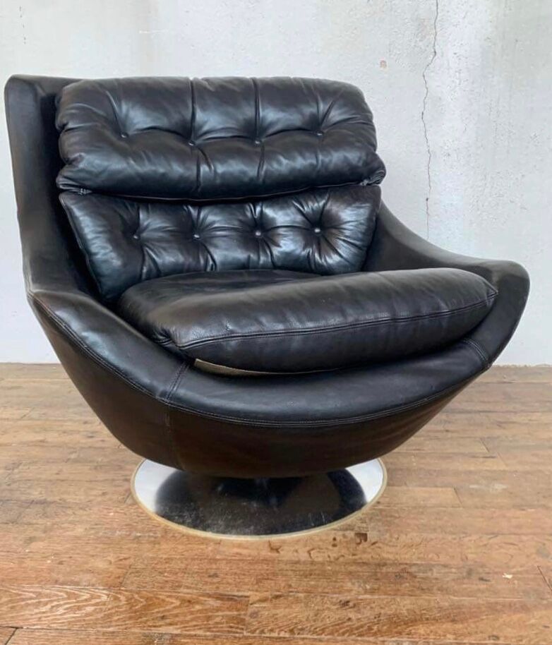 Pair of vintage swivel armchairs in black leather Tulip foot