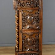 Oratory in solid walnut, Neo-Gothic Renaissance style – Late 19th century