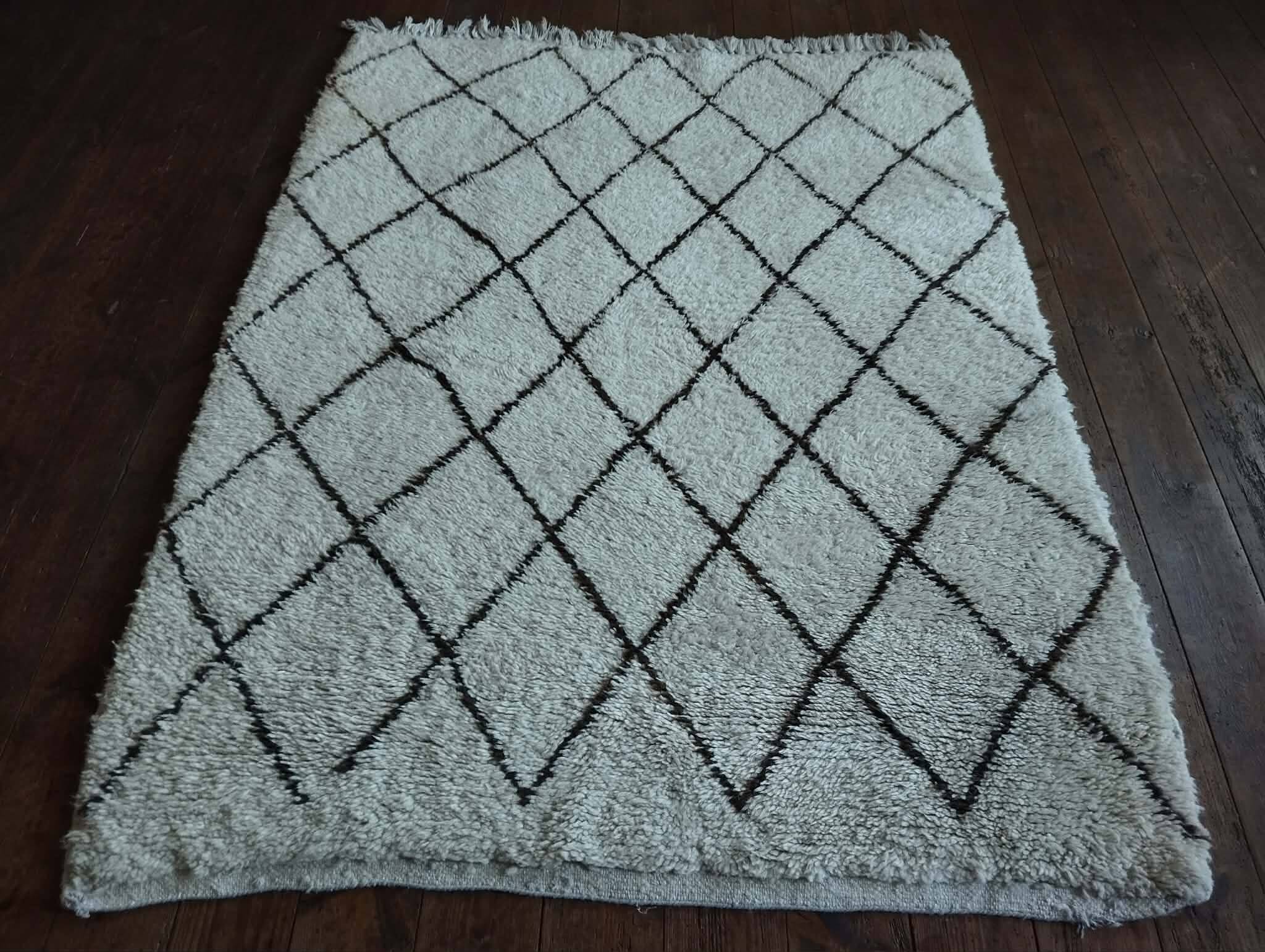 Handmade Beni Ouarain rug 150x100cm