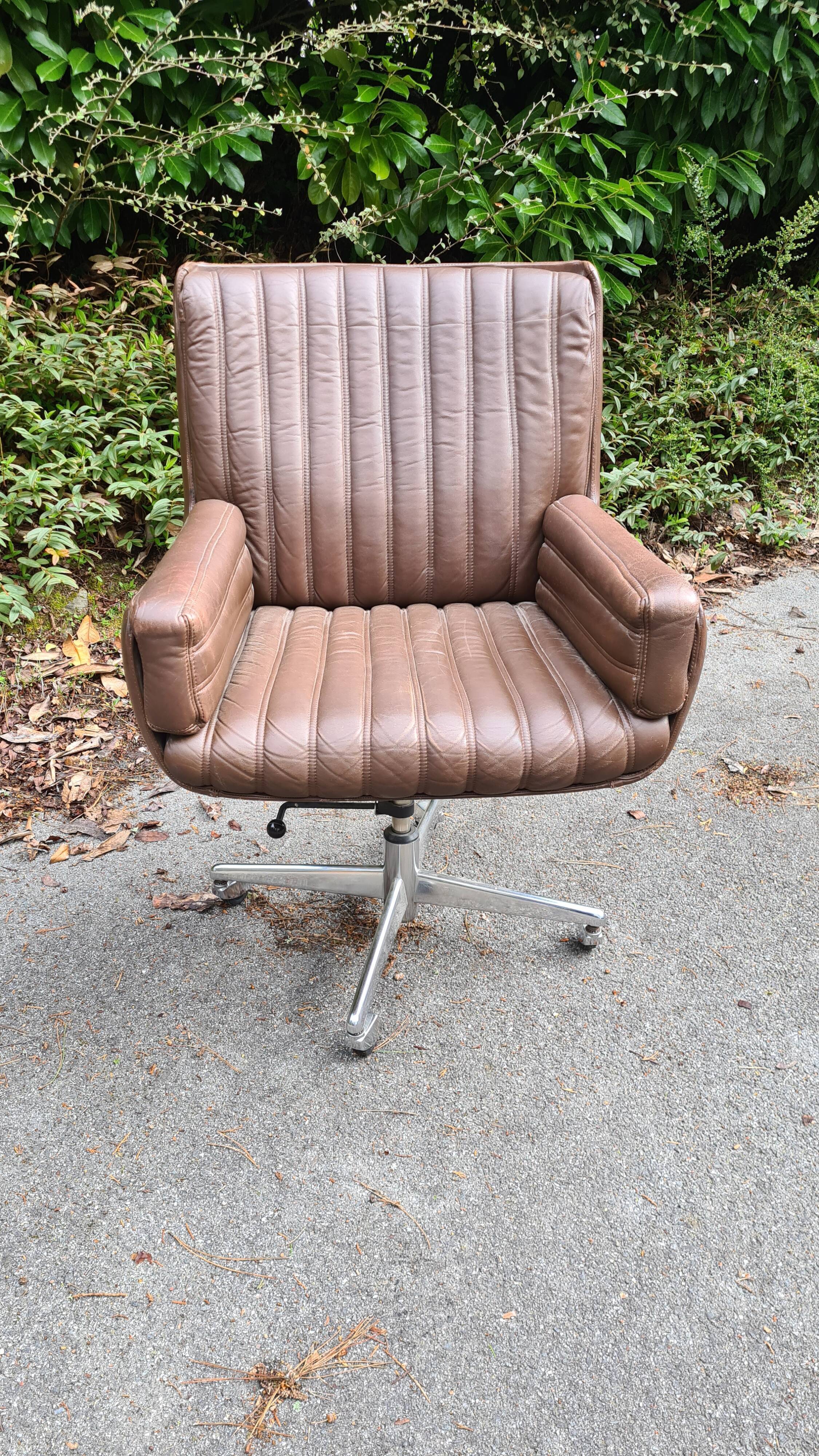 Brown leather office chair 80s