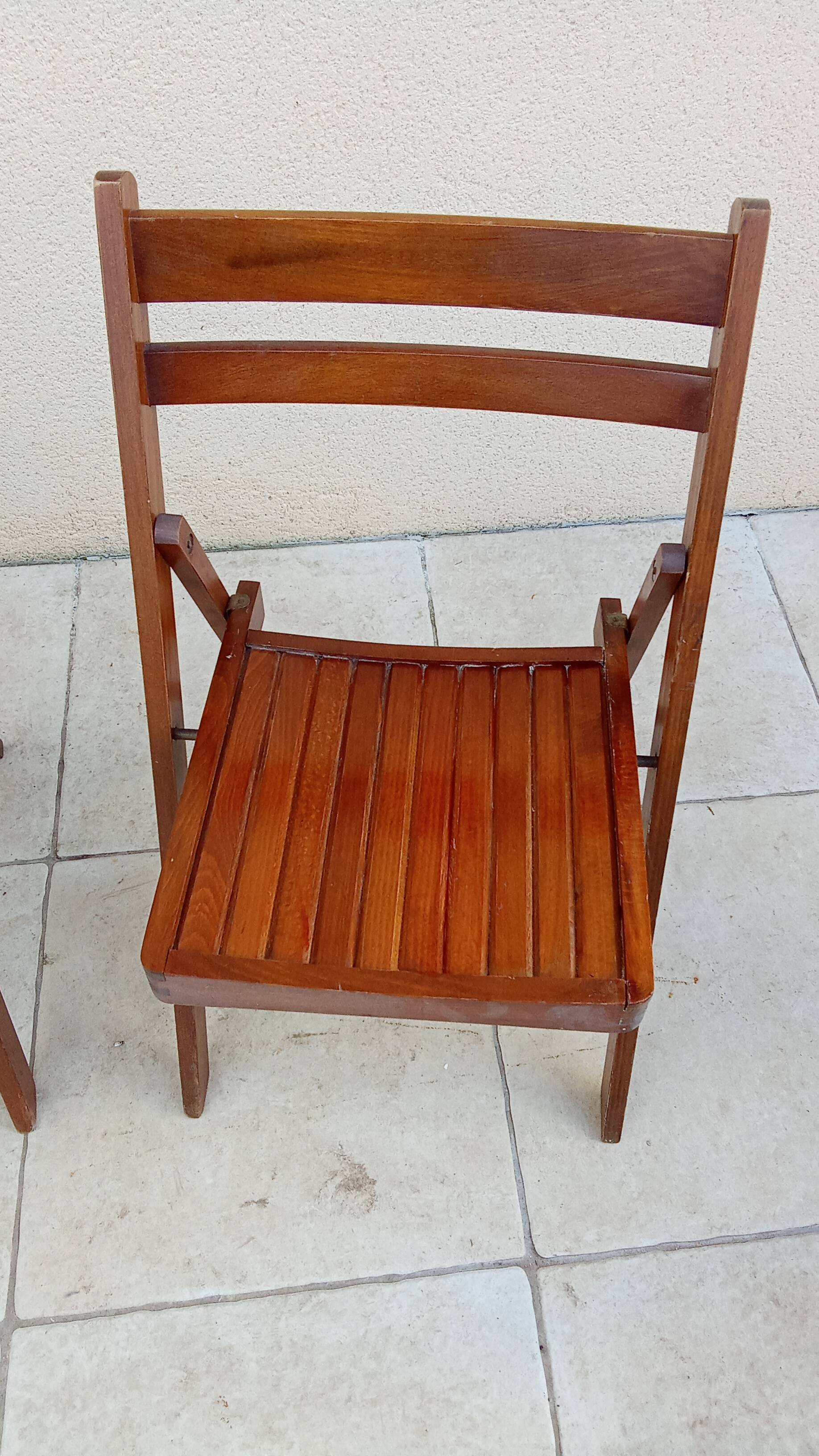 2 vintage wooden folding chairs from the 50s Romania
