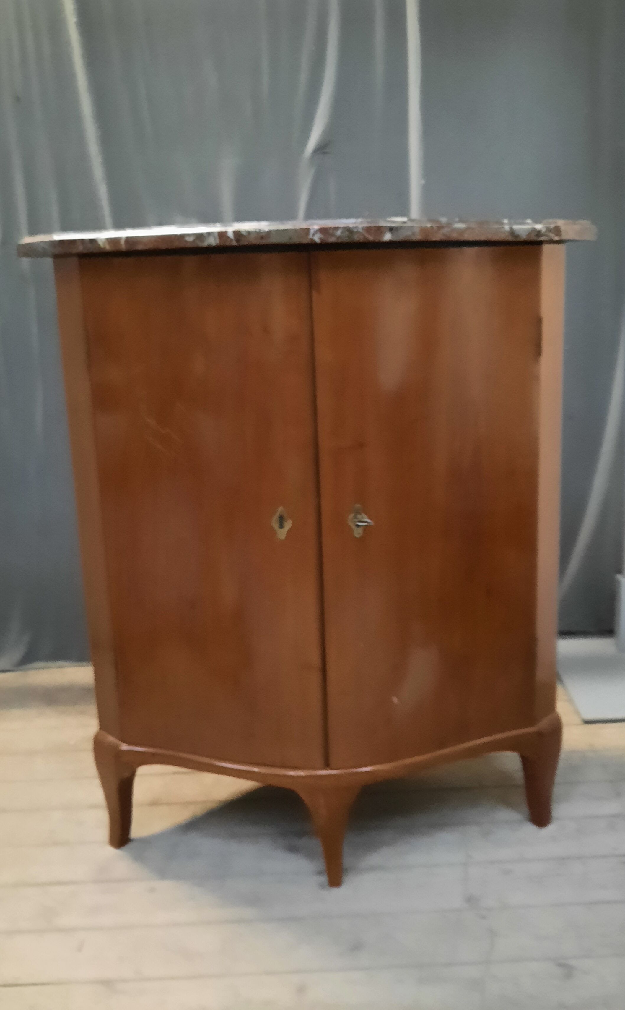 Corner cabinet with 2 doors marble top
