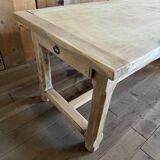 Farm table