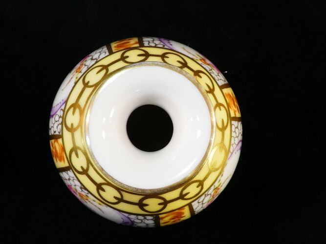 Vase en porcelaine de Limoges Jules Tessonniere