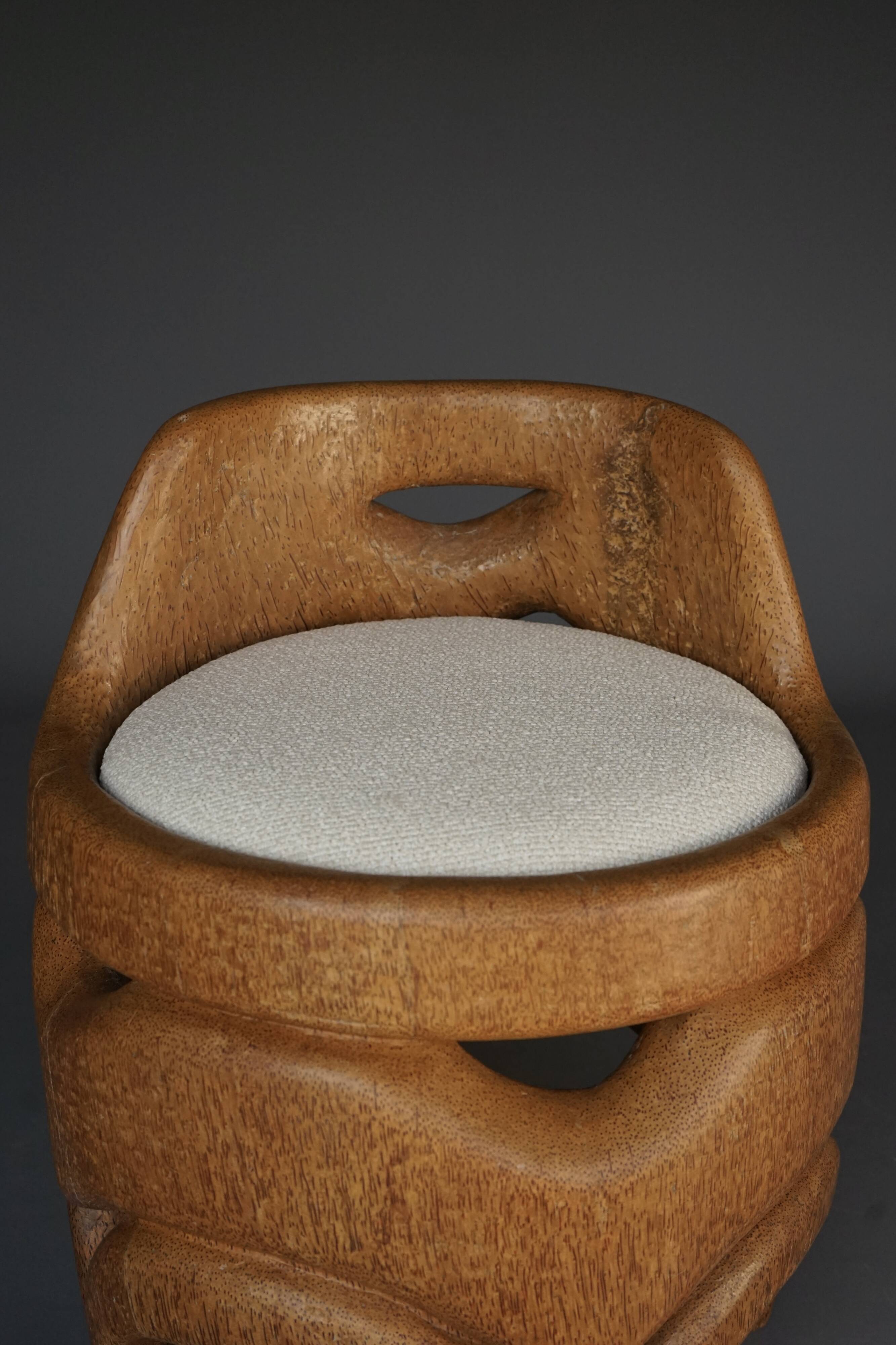 Chaise d'appoint en bois de palmier sculptée et fabriquée à la main, années 1970