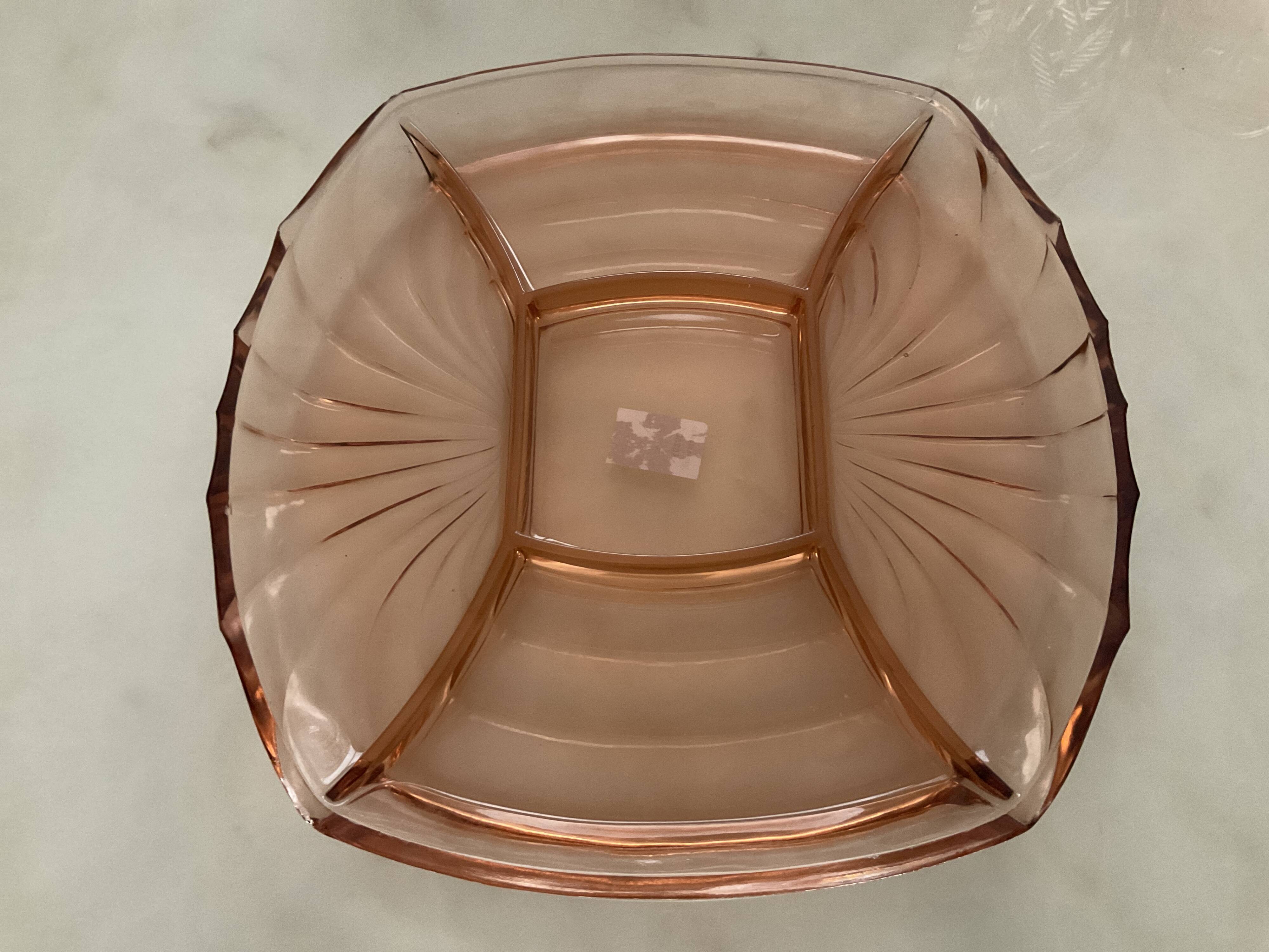 Art deco compartmentalized dish