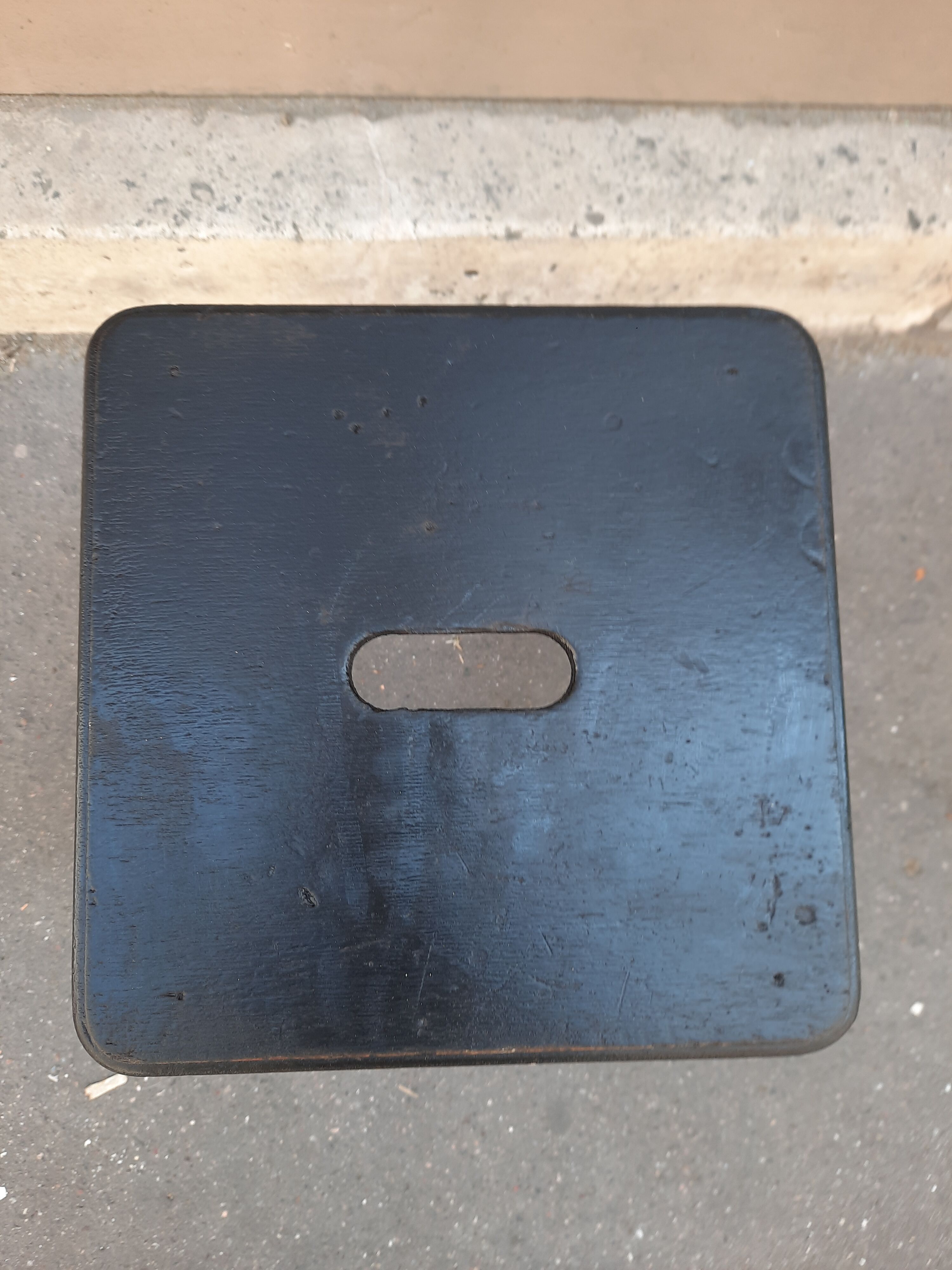 Workshop stool