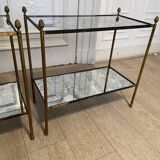 Paire de tables d’appoint neo classiques laiton et miroir oxydé