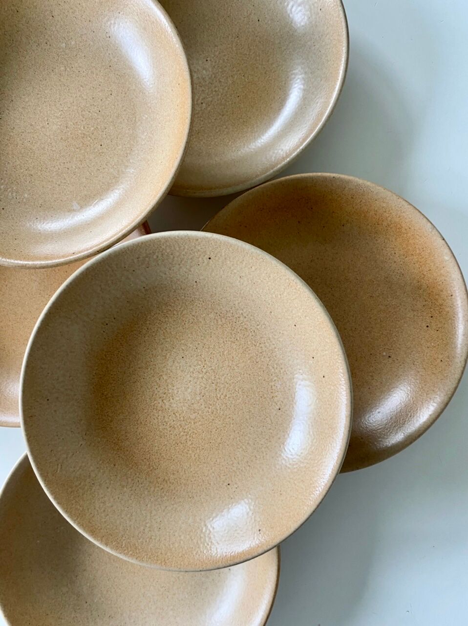 Set of 6 hollow sandstone plates