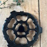 Enamelled cast iron trivet