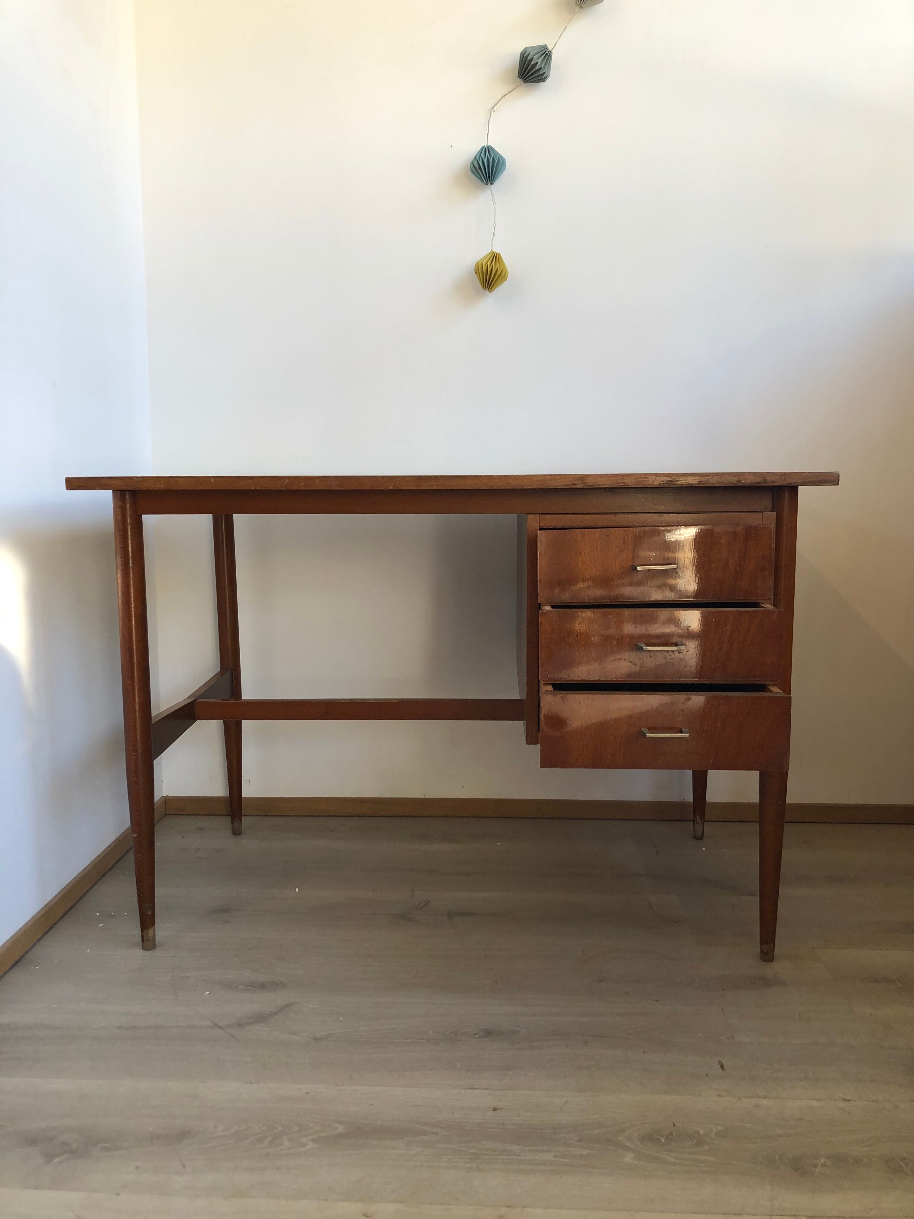 Desk with pencil feet from 1963
