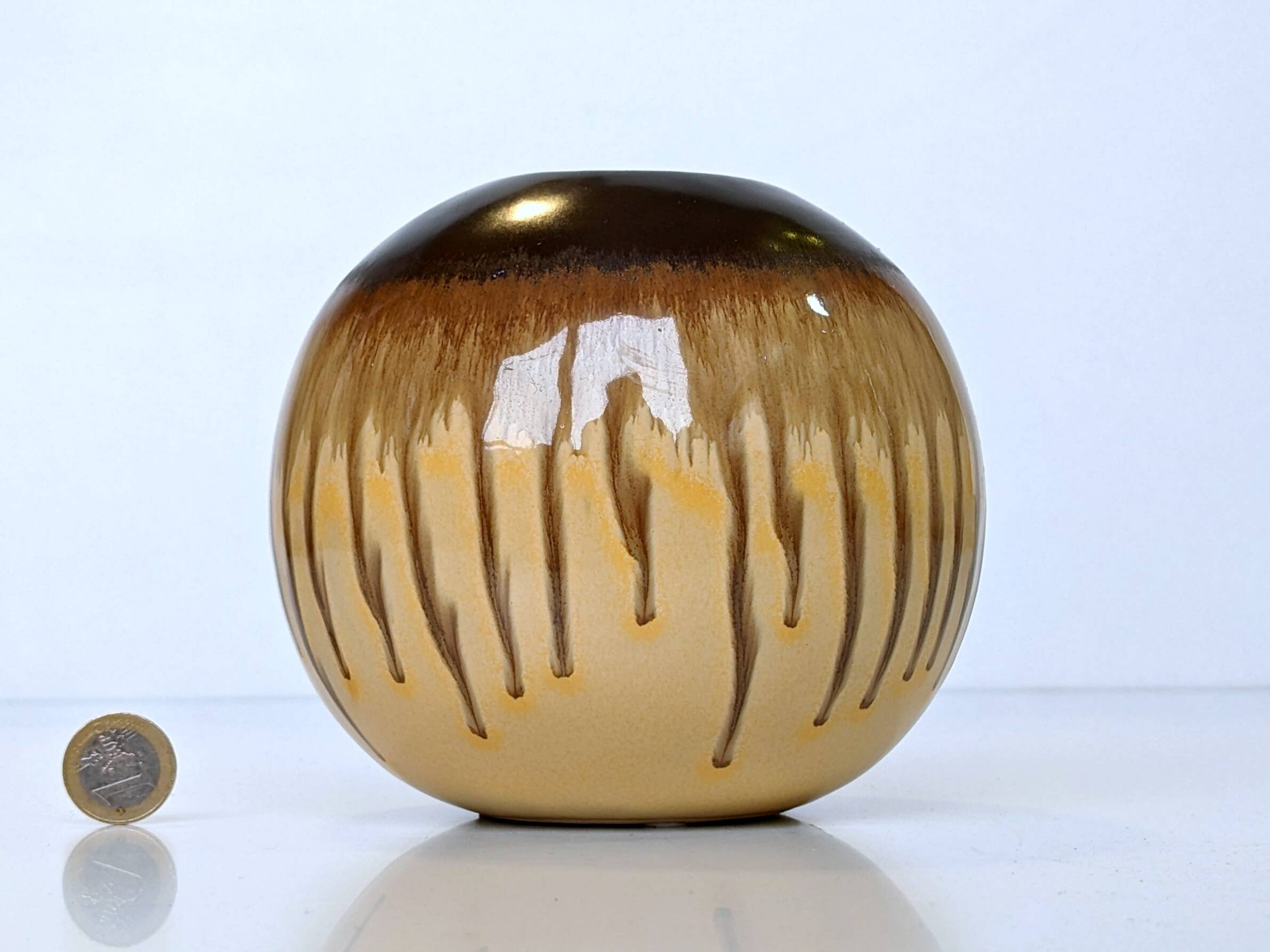 Glazed ceramic ball vase from the Broste Copenhagen brand