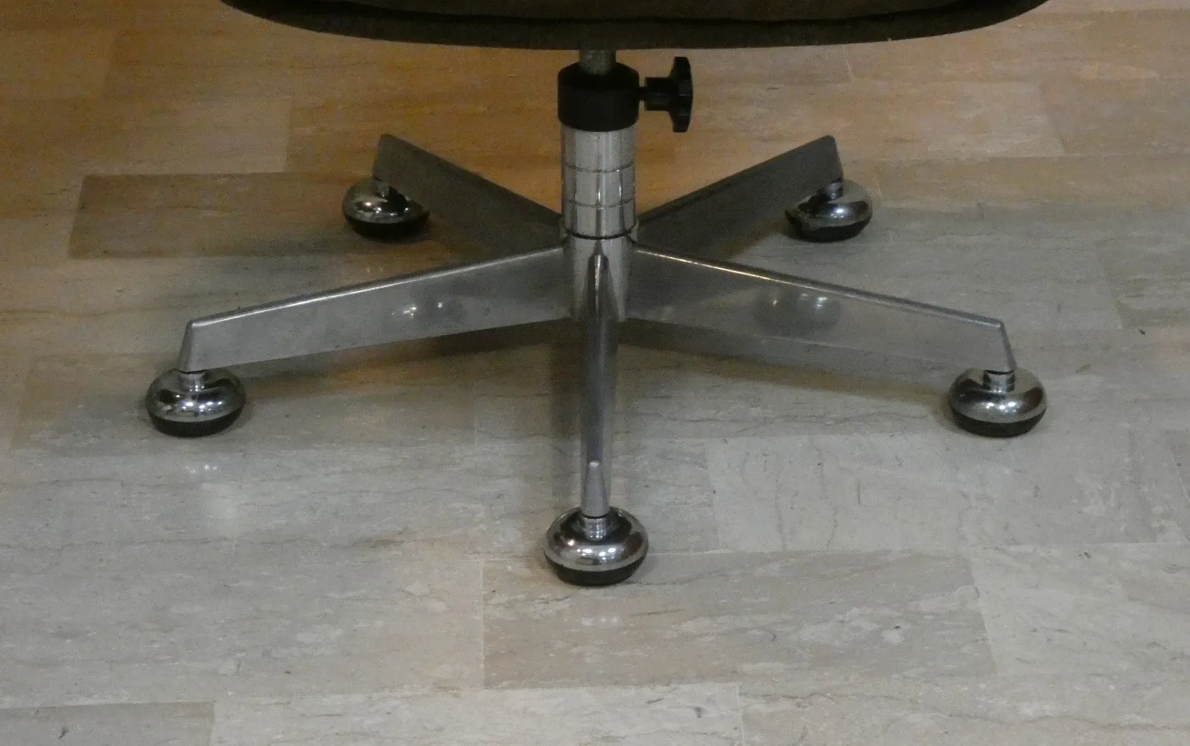KS 172 H executive chair by Karl-Erik Ekselius for Joc Möbel Ab, 1970s