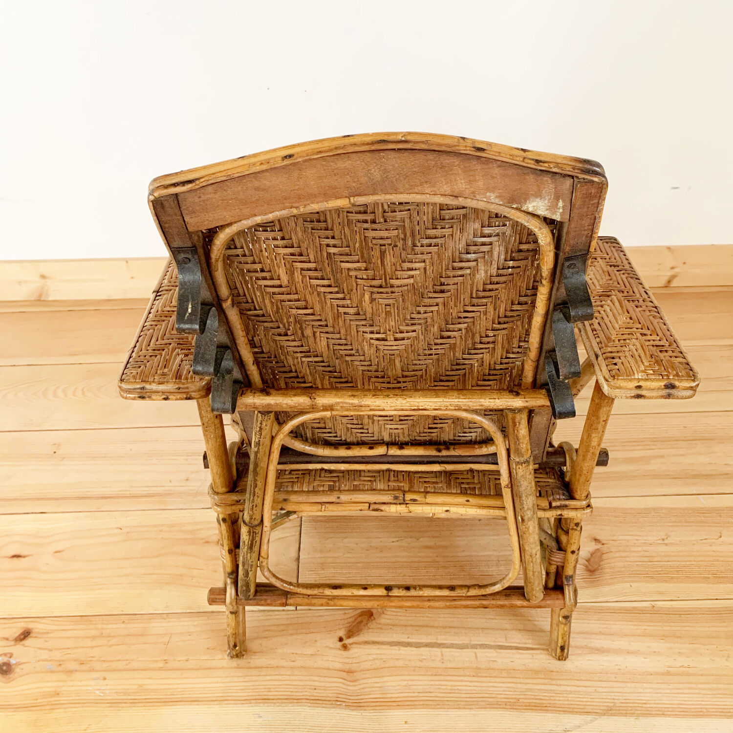 1900 children's lounge chair