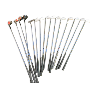 Lot de 15 clubs de golf