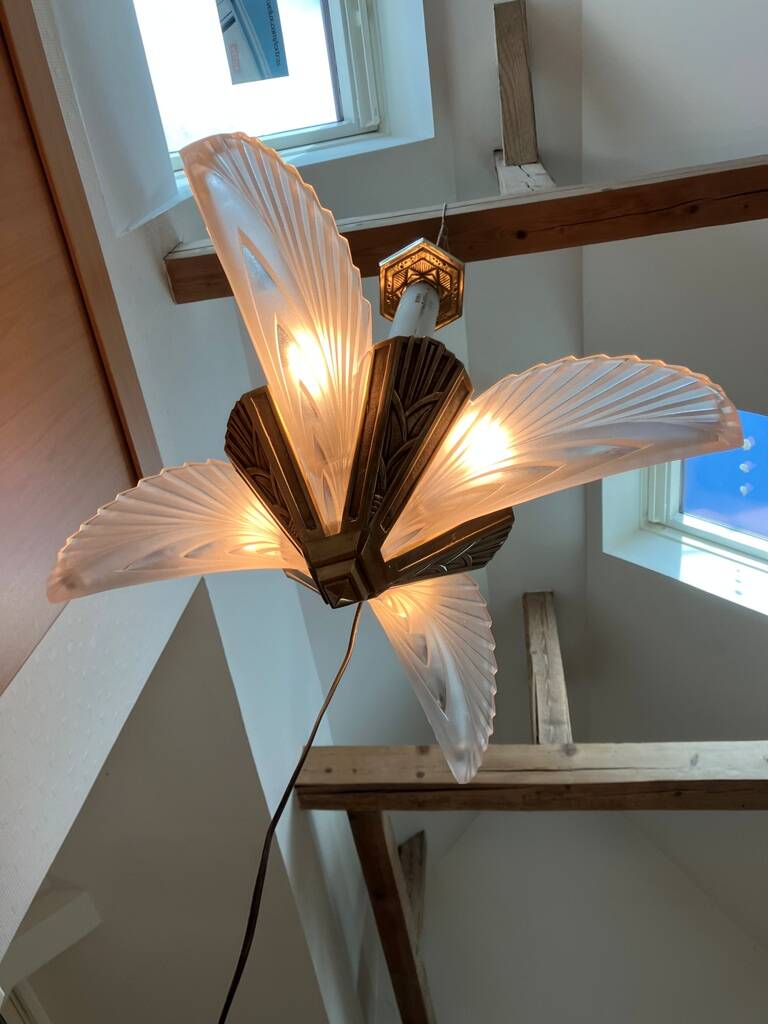 Bronze and molded glass chandelier, 1930s Art Deco style