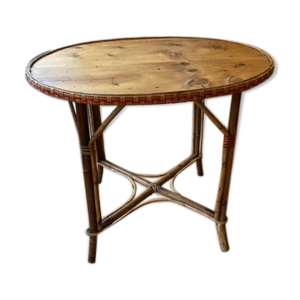 Table en rotin tressé