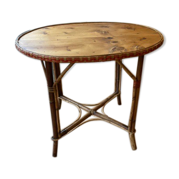 Table en rotin tressé