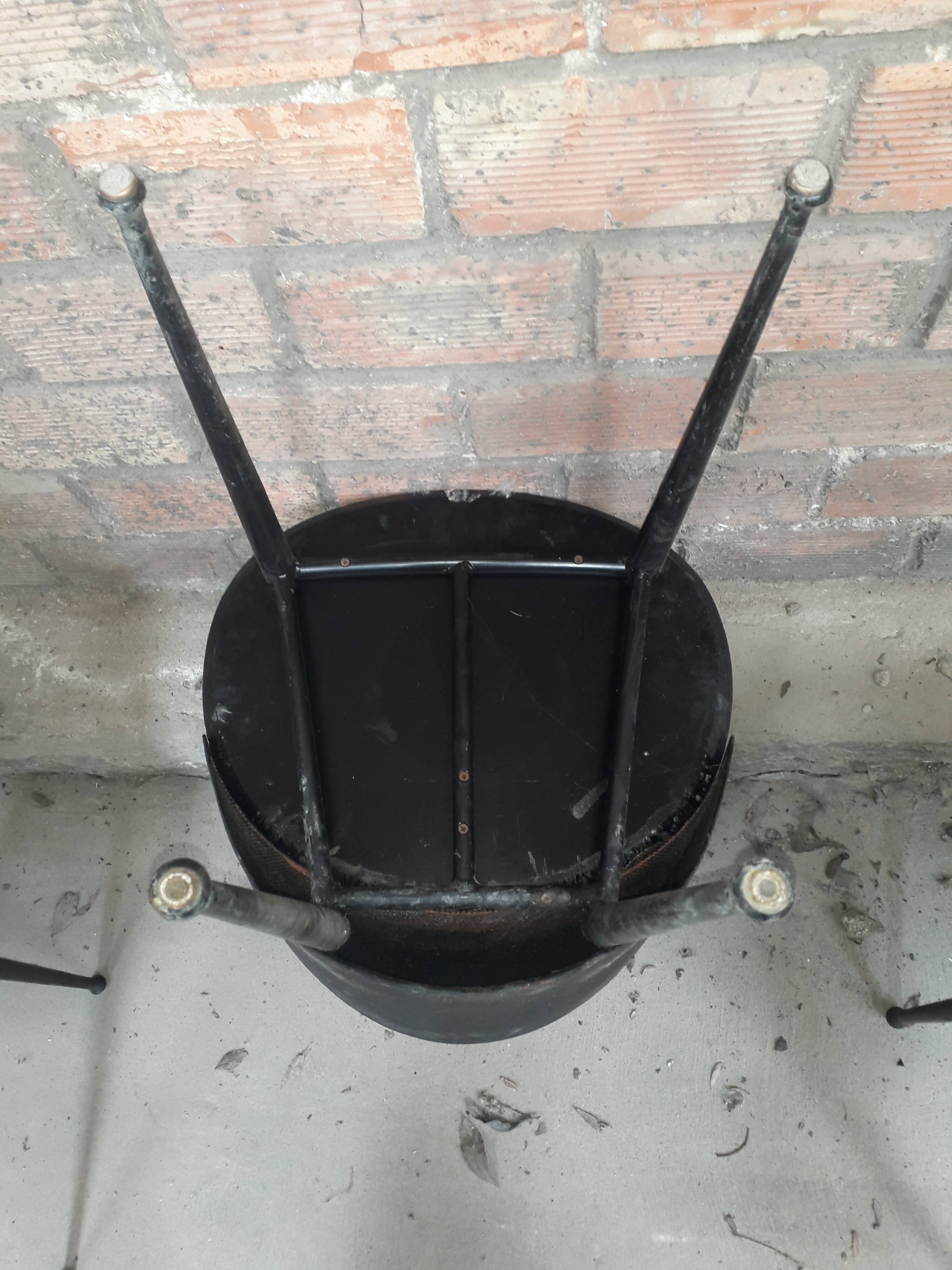 4 vintage metal chairs