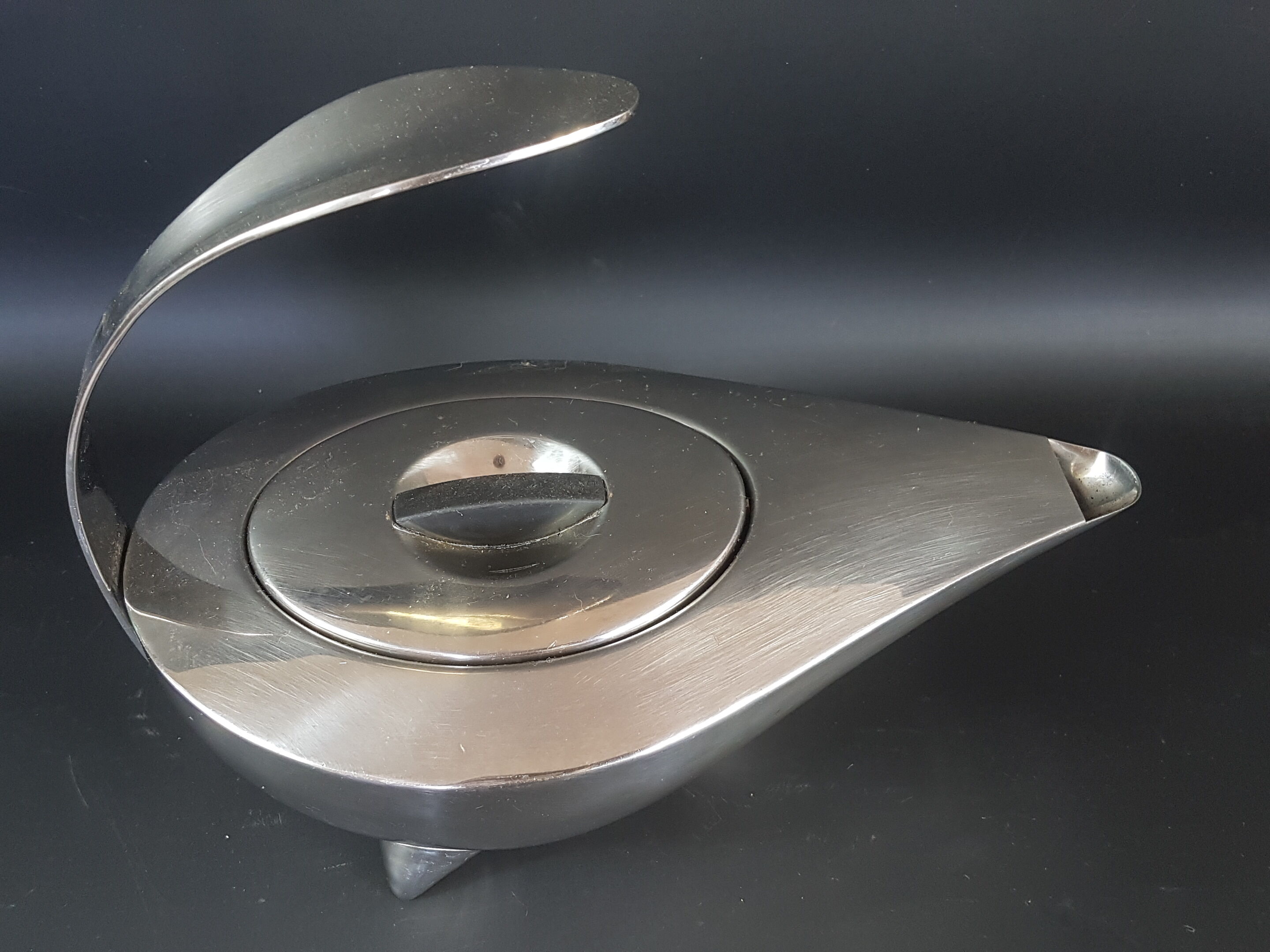 Bodum teapot with stainless steel aladdin lamp designer C. Jorgensen vintage Naoko