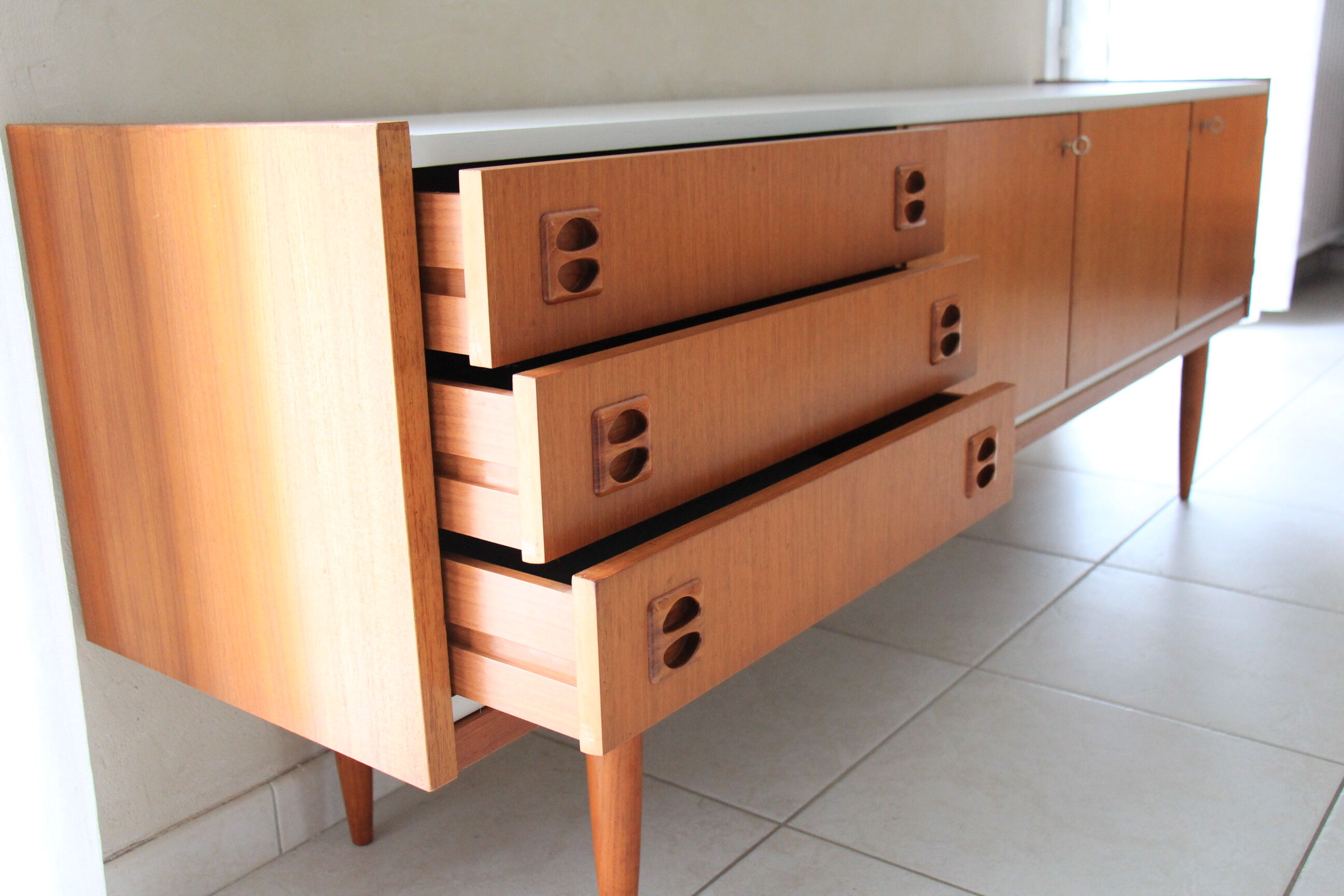 Enfilade design scandinave vintage en teck