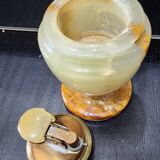 Vintage table lighters + 2 onyx ashtrays – decorative set